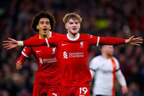 Liverpool Conquista Vit Ria Expressiva Sobre O Luton Town Na Premier