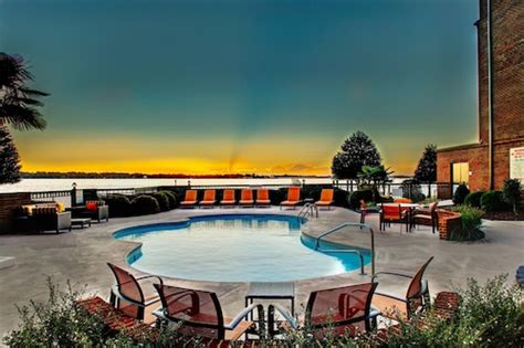 New Bern Hotels on the River: $135 Hotels on the River | Travelocity