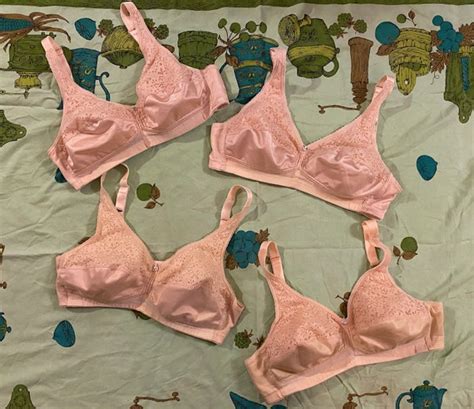 Vintage 1970s 1980s Beige Nude Floral Lace Soft Cup F Gem