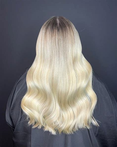 Ob Balayage Strähnen oder bunte Haarfarben Wir machen dich in jeder