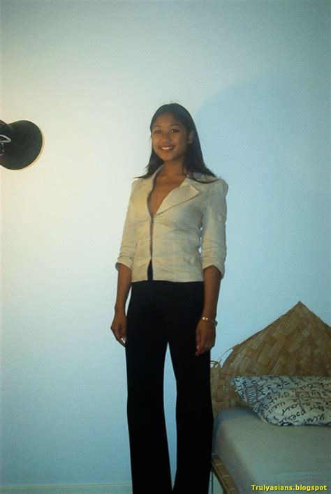 Cute And Innocent Looking Malay Girl Sucking BF Dick 24 Pics IMAGE NAKED CHINESE SINGAPORE