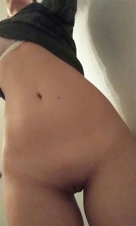 Skin Abdomen Stomach Thigh Close Up Porn Pic