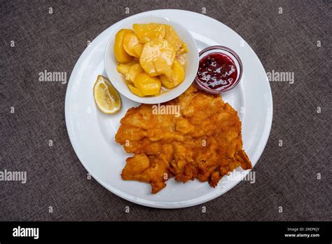 Wiener Schnitzel Hi Res Stock Photography And Images Alamy