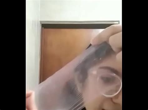 enseñando como hacer un condón femenino XVIDEOS
