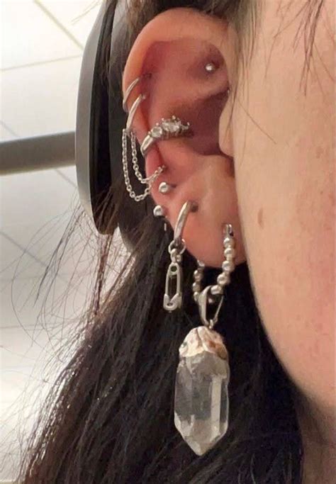 Pin De Vic En Ear Piercings Arete En La Oreja Aretes Joyas Hippie