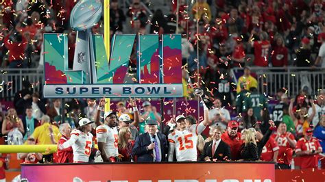 Kansas City Chiefs, Patrick Mahomes rally to beat Eagles in Super Bowl