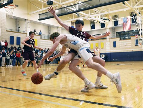 West Bridgewater High boys basketball slips past East Bridgewater