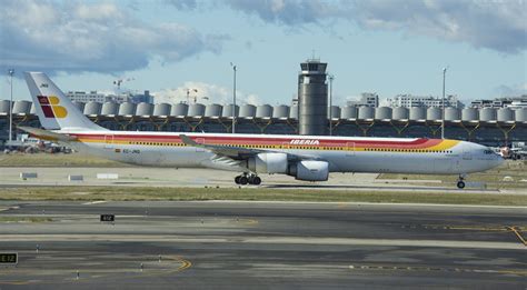 Ec Jnq Iberia Airbus A Ec Jnq Lining Up On The Runway A Flickr