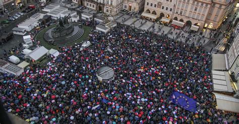 Nejsme slepí Tisíce lidí demonstrovaly v Praze proti jmenování Marie