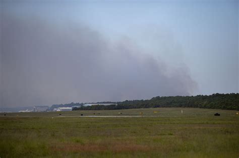 N J Forest Fire 90 Contained Structures No Longer Threatened