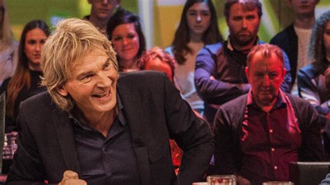 Dwdd Presentator Matthijs Van Nieuwkerk Legt Werk Neer Na Onthullingen Over Wangedrag Metrotime