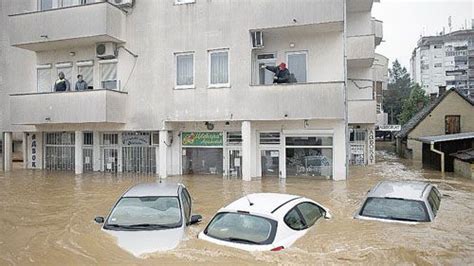 Las Peores Inundaciones En Bosnia Y En Serbia Dejan Unos 30 Muertos