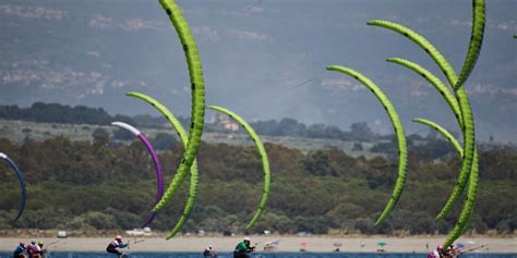 Mondiali Di Kitesurf A Gizzeria Litaliano Julio Houze Domina La Scena