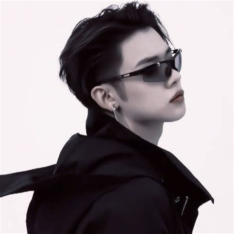 Pin by on مرات الحفظ السريع Txt Cute gay couples Choi daniel