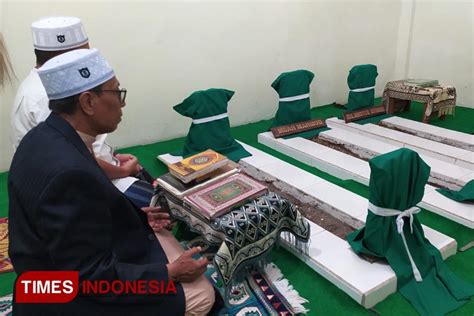 Kisah Sejarah Masjid Agung Lamongan Punya Koleksi Benda Kuno Times