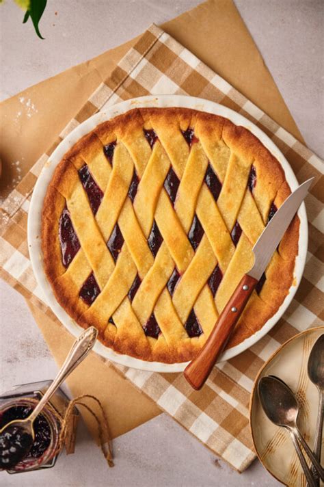 Authentic Italian Crostata Recipe - Easy and Delicious!