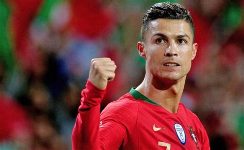 Cristiano Ronaldo El Primer Futbolista Que Marca En Cinco Mundiales 247 Noticias Córdoba