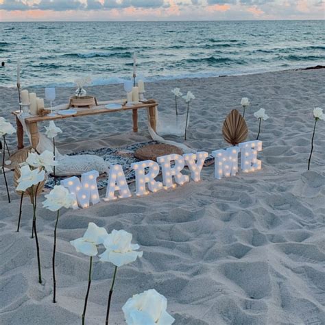 Marry Me? Picnic proposal 💍 | Proposal ideas beach, Wedding proposals ...