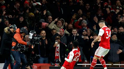 Arsenal Fights Back To Extend League Lead To 7 Points Newsday