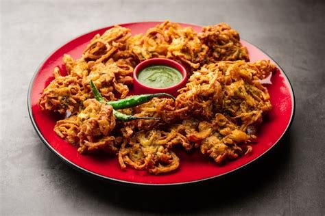 Premium Photo Crispy Kanda Bhaji Or Bhajji Or Pyaj Pakode Or Fried