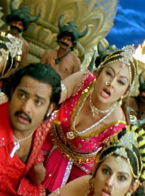 Preeti Jhangiani Yamadonga Telugu Hot Cleavage Hd Caps Indiancelebblog