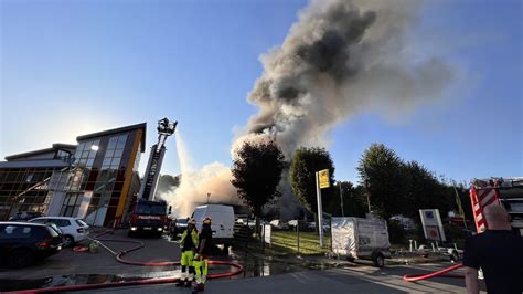 Oberhausen Großbrand in Centro Nähe Schwarze Riesen Rauchsäule