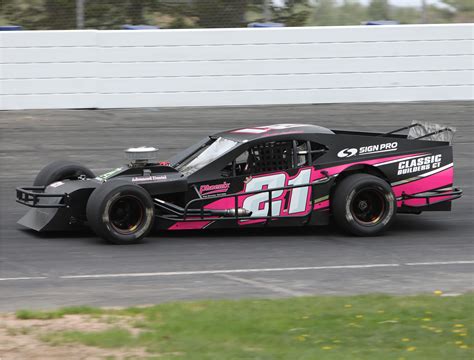 Arnie anderson achievements celebrated during the local ceremony 7