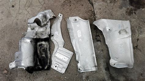 BMW E46 OSŁONA TERMICZNA PODWOZIA TŁUMIKA WYGŁUSZE 6285678285