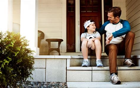 El Tiempo Que Tienes Con Ellos Es Corto Y Precioso Un Padre Y Su Hijo