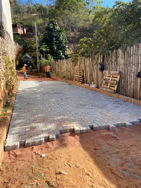 Cachoeiro ES Obras de urbanização avançam em ruas do bairro Gilson Carone