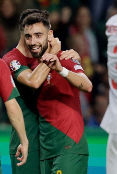 Portugal Dobleg A Islandia Y Cerr Las Eliminatorias Para La Eurocopa