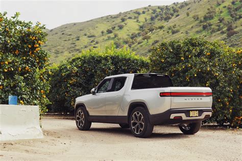 2023 Rivian R1t Review She Make It Look Easy Cause She Got It Out Motorsports