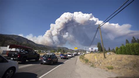 Forest fires in Canada, 20,000 residents evacuated - maaxx.ca