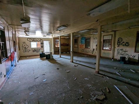 WW2 Navy Building : r/abandoned