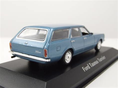 Modellauto Ford Taunus Turnier Kombi 1970 Hellblau Metallic 1 43