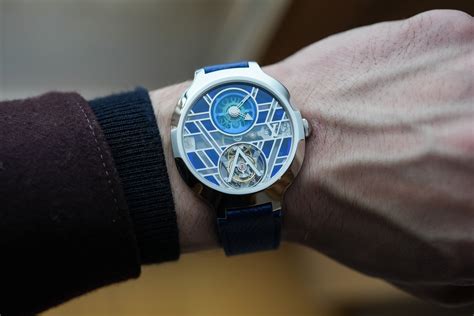 Neue Uhr Louis Vuitton Voyager Flying Tourbillon Poinçon de Genève