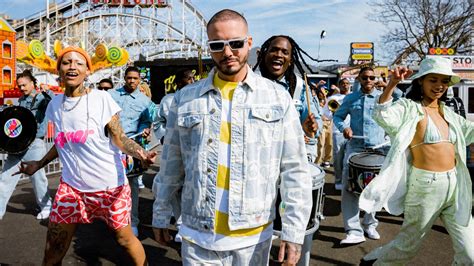 J Balvin Nos Revela Los Detalles De Guess Originals X J Balvin Amor Gq