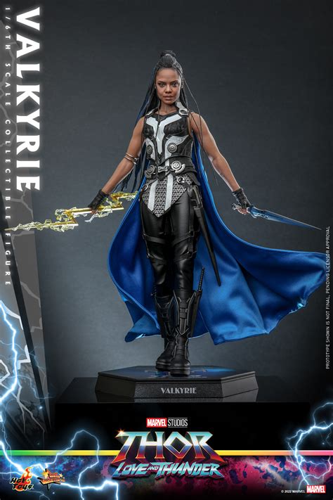 Hot Toys MMS673 1 6 Thor Love and Thunder Valkyrie AcareToys จำหนาย ของเลน โมเดล ชดผา