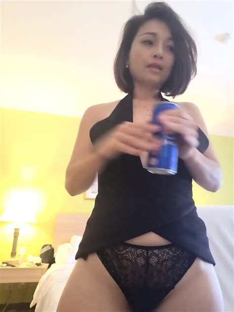 Naked Vietnamese Milf MBBG Solo Toy 2