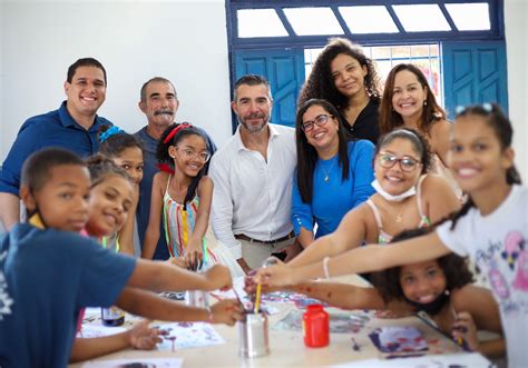 Alunos da Fundação Cidade Mãe participam de oficina pintor espanhol