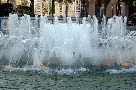 New Orleans Cbd Spanish Plaza Spanish Plaza Located Ne Flickr