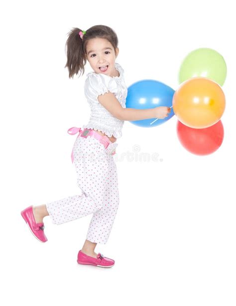 Piccola Ragazza Del Brunette Con Gli Aerostati In Studio Immagine Stock Immagine Di Allegro