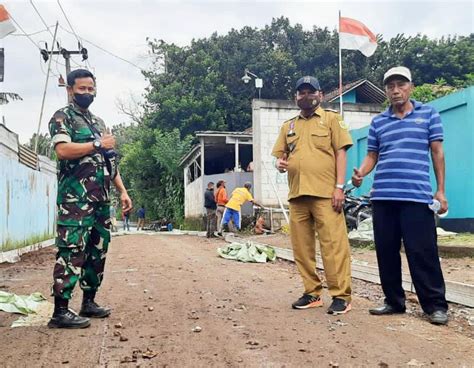 Wujud Kepedulian Babinsa Bantu Warga Dalam Proses Pembangunan