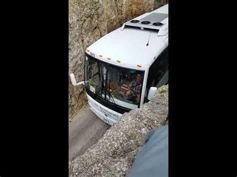 Tour Bus Vs Needles Eye Tunnel Custer State Park South Dakota Park