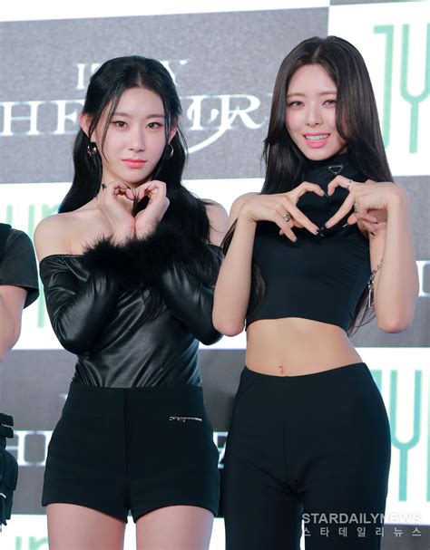 [s포토] Itzy 채령 유나 반짝반짝 네이트 연예