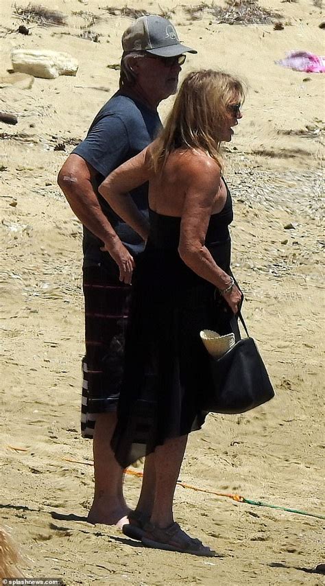 Goldie Hawn And Partner Kurt Russell Enjoy Beach Day During Their Greece Getaway Daily Mail Online