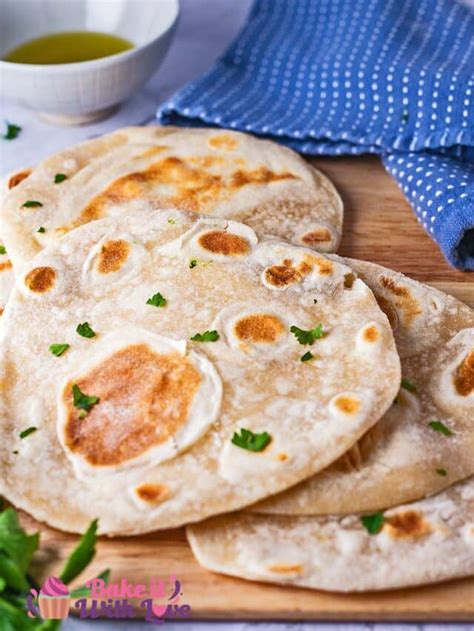 Easy Flatbread Recipe No Yeast Needed Bake It With Love