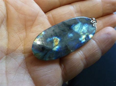 PENDENTIF PROTECTION EN LABRADORITE Ref 8843