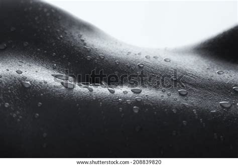 Bodyscape Nude Woman Wet Stomach Back Foto Stock 208839820 Shutterstock