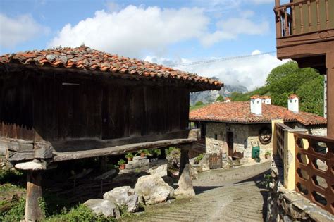 Patrimonio cultural Hórreos paneras y cabazos Quirós